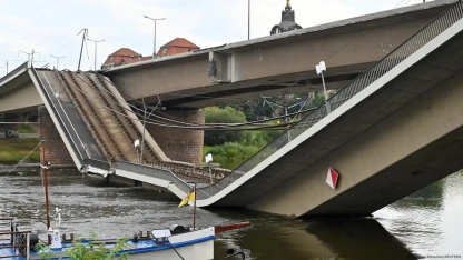 Almanya'da köprü çöktü: Facia 10 dakika ile atlatıldı