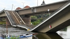 Almanya'da köprü çöktü: Facia 10 dakika ile atlatıldı