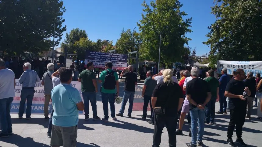Sel mağdurları protesto gösterisi düzenledi
