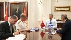 Yunan Sahil Güvenlik botlarının Türk karasularını ihlalleri sonrası bakanlar devrede