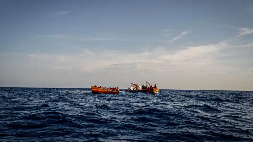 Yunanistan'da mültecileri taşıyan bot battı: 3 ölü 25 kayıp