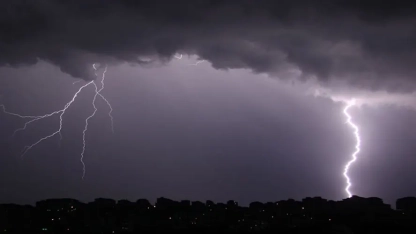 Yıldırım çarpması: 8 kişi hayatını kaybetti