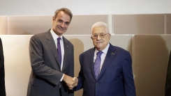 Başbakan Miçotakis, Filistin Devlet Başkanı Abbas ile görüştü