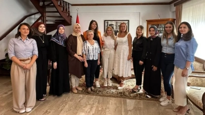 Türk Kadın Platformu üyeleri Konsolosluk rezidansında ağırlandı