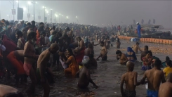 Dini ritüel için nehirlere giren 37'si çocuk 46 kişi boğuldu