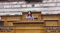 Celal Bayar Azınlık Lisesi öğrencisi Elif Mustafa "Gençlik Meclisi" oturumunda konuştu