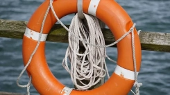 Asma iskele çöktü: en az 7 ölü