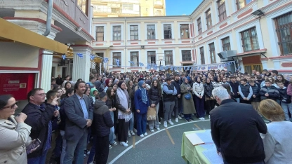 Başarılı öğrencilere takdir ve teşekkür belgeleri verildi