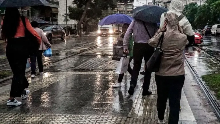 Αλλάζει ο καιρός: Πού έρχονται βροχές – Τι φέρνει ο Νοέμβριος
