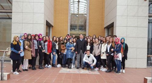 Azınlık Lisesi öğrencilerinden örnek davranış