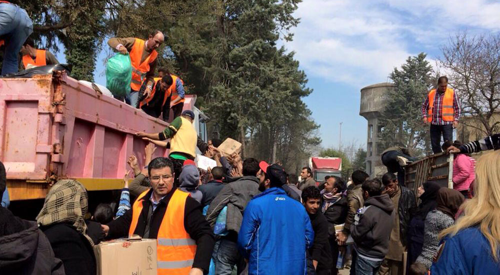 Mustafçova Belediyesi toplanan yardımları mültecilere ulaştırdı