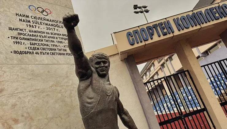 “Cep Herkülü” Naim Süleymanoğlu, Bulgaristan’daki memleketi Mestanlı’da anıldı