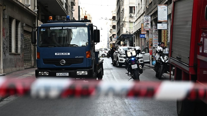 Atina’da 50 kilogram patlayıcı ve silahlar ele geçirildi