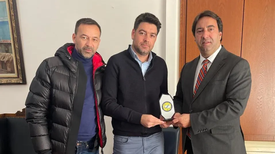 Encümen Heyeti ve Aile Birliği üyeleri, İskeçe Belediye Başkanı Kontos ile görüştü