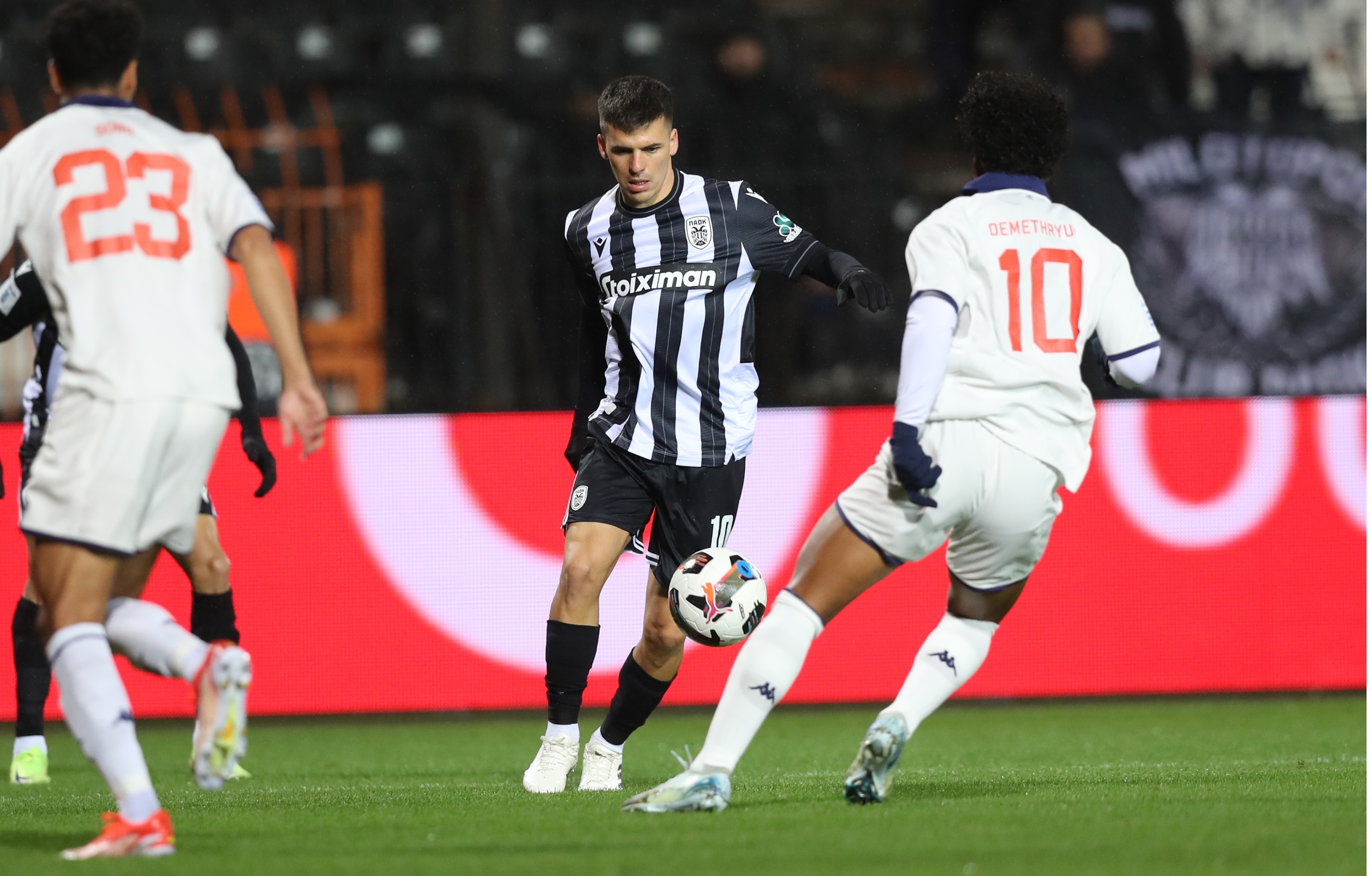 PAOK, lig sonuncusu Athens Kallithea engeline takıldı