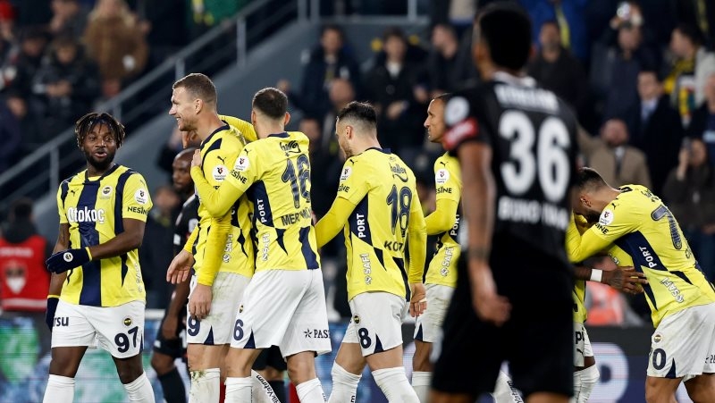 Fenerbahçe, rakibi Galatasaray ile puan farkını 3'e indirdi