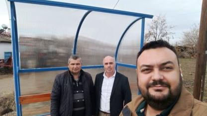 Maronya Belediyesi, otobüs duraklarını onarmaya, yenilemeye devam ediyor 