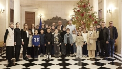 Başbakan Miçotakis, Büyük Derbent Azınlık İlkokulu öğrencilerini ağırladı