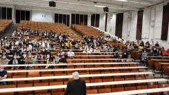 1.000 ευρώ επίδομα για πρωτοετείς φοιτητές