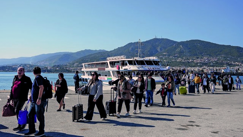 71 bin 648 Türk, kapıda vize ile Yunan adalarına gitti