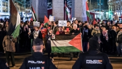 İspanyollar, Madrid'de bulunan Maccabi Tel Aviv takımını ve İsrail'i protesto etti