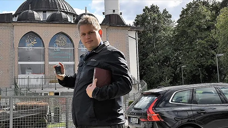 İsveç'te aşırı sağcılar tarafından Kur'an-ı Kerim yakılmasının yıldönümü