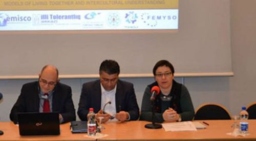 Pervin Hayrullah: Demokrasinin Beşiği Yunanistan Artık Demokratik Yasakların Örneği Oldu