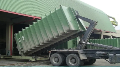 İş kazası: Çalışan kadın çöp konteynerine düştü