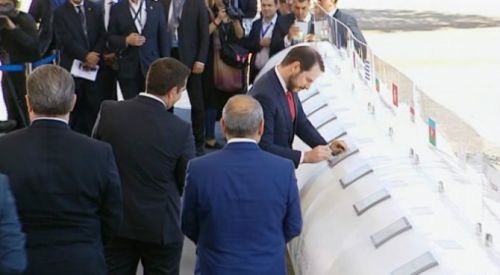 Türk Bakan Selanik'te Temel Atma Törenine Katıldı
