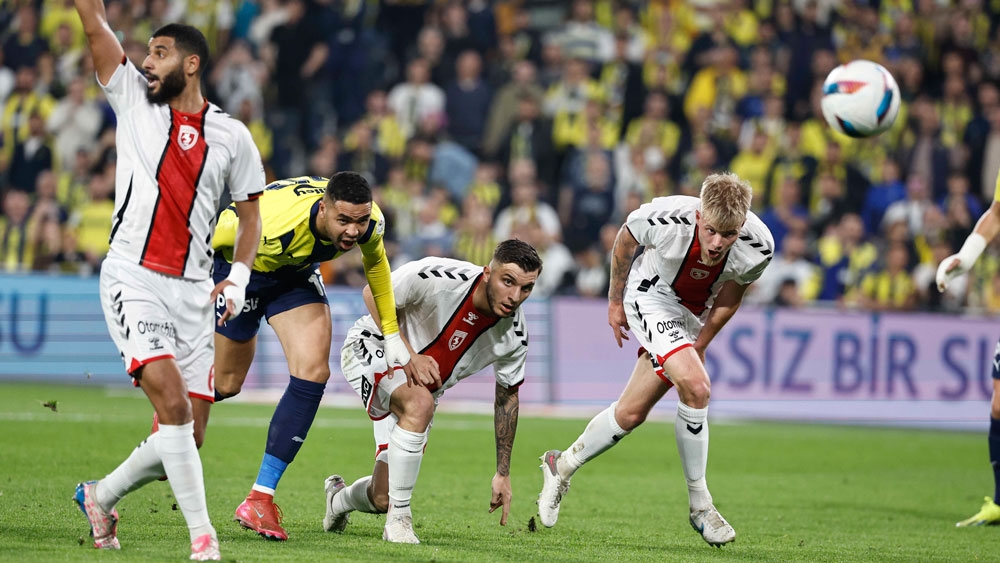Evinde Samsunspor ile berabere kalan Fenerbahçe zirve yarışında yara aldı