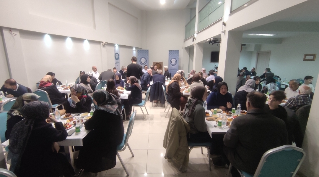 BİHLİMDER, üyelerine iftar yemeği verdi 