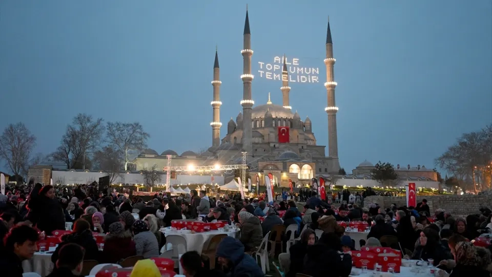 “Büyük Selimiye İftarı” Balkanlar’da yaşayan soydaşları Edirne’de bir araya getirdi