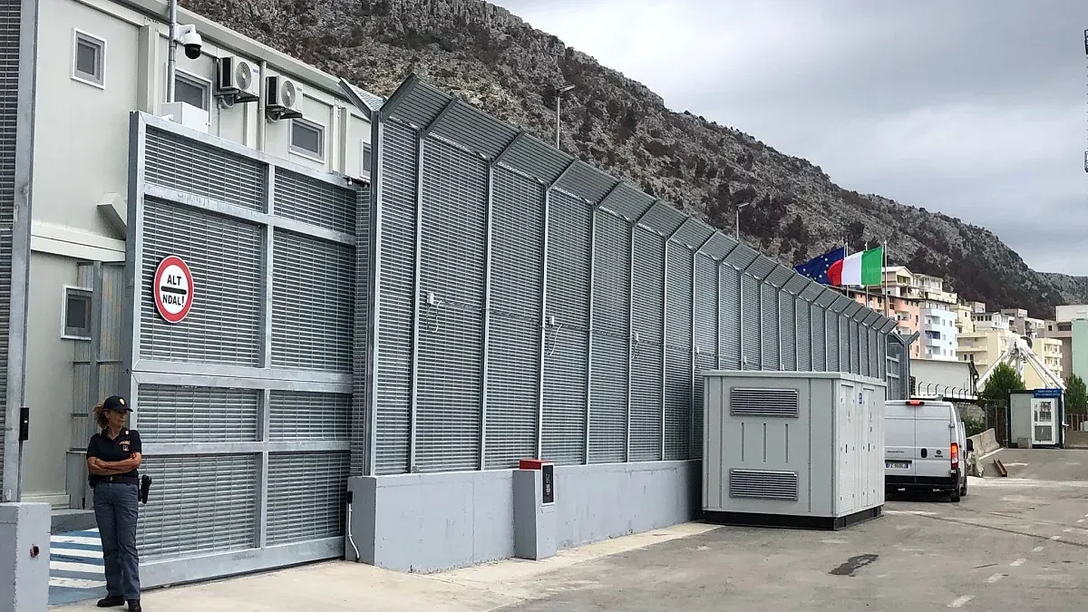 İtalya’dan Arnavutluk’a yeni göçmen merkezleri adımı