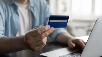 Επιδόματα-προπληρωμένη κάρτα: Δεν πληρώνει ενοίκια & δάνεια