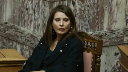 PASOK disiplin komitesi Katerina Batzeli için 1 yıl uzaklaştırma önerdi
