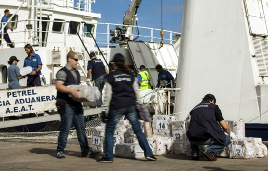 Pire Limanı'nda Uyuşturucu Operasyonu