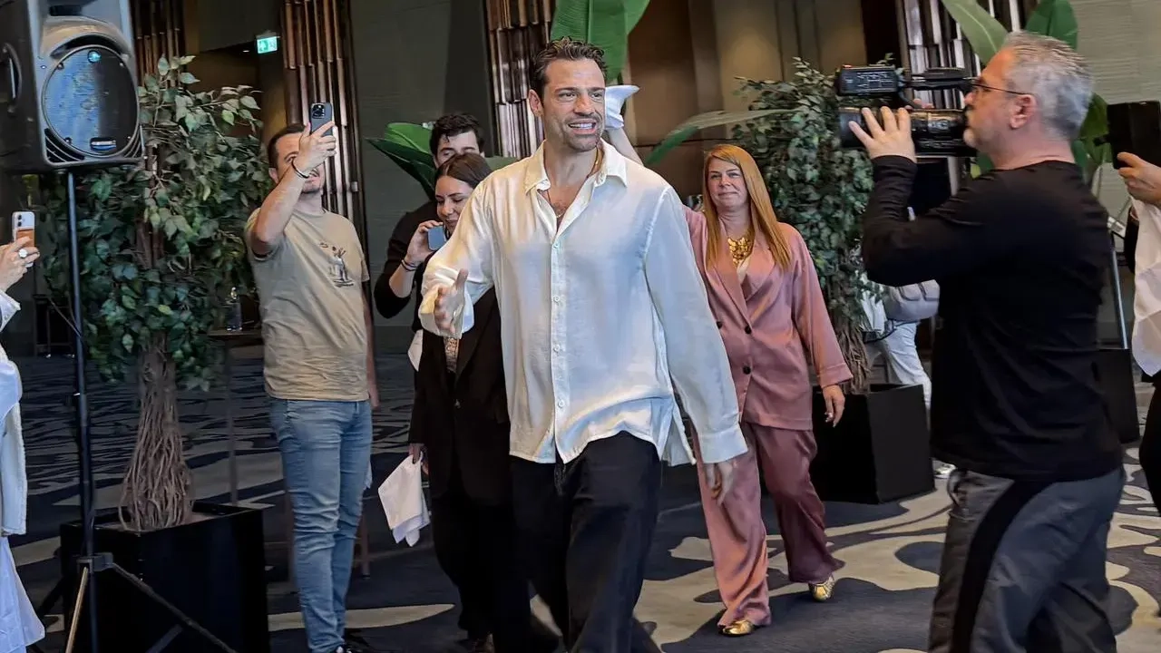 Konstantinos Argiros, Türkiye'de ilk kez İstanbul'da konser verecek