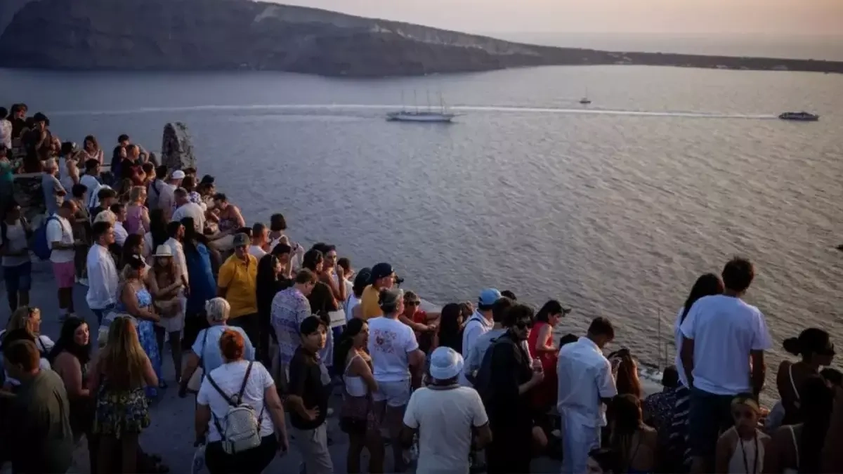 Deprem paniğe neden oldu! Okullar tatil edildi