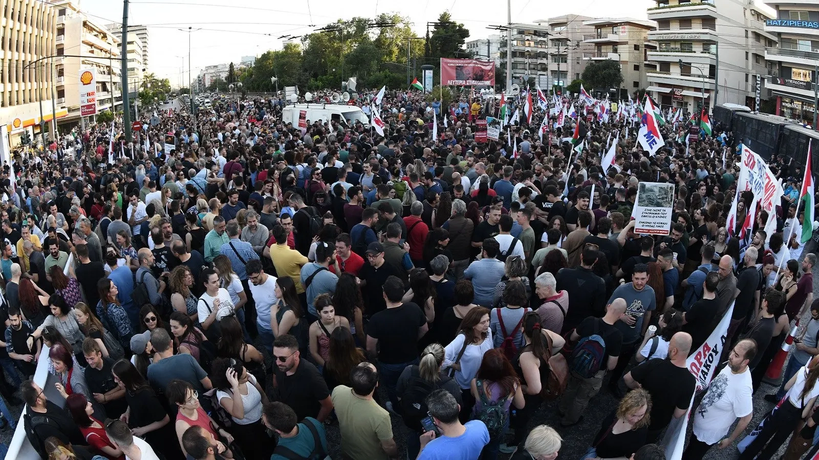 Başkent Atina’da Filistin’e destek gösterisi düzenlendi
