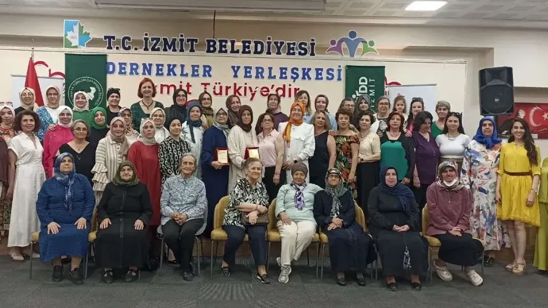 Batı Trakyalı Türk kadınlar İzmit'te bir araya geldi