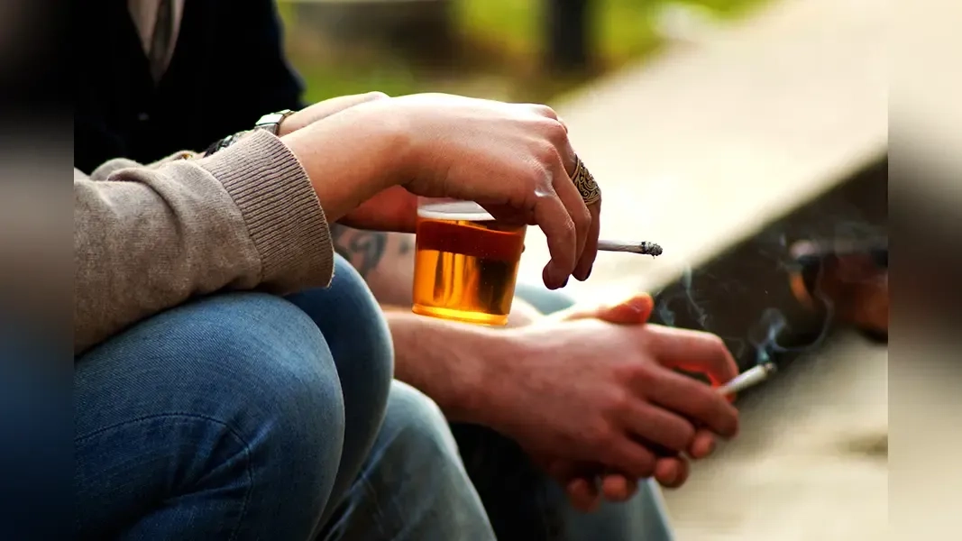 Yunanistan’da sigara ve alkol satışına kimlik zorunluluğu geliyor