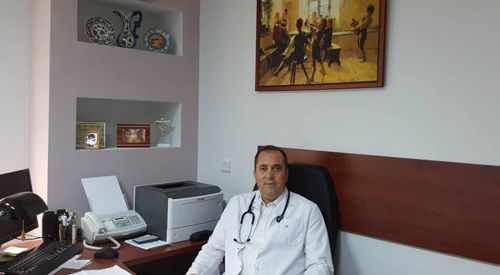 Çocuk Doktoru Feyzullah Dahil muayenehanesinde hizmete başladı