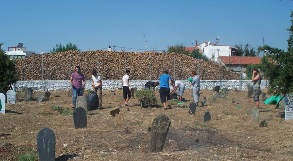 Gümülcine Vakıf İdaresi'nden Gönüllü Gençlere Şok!
