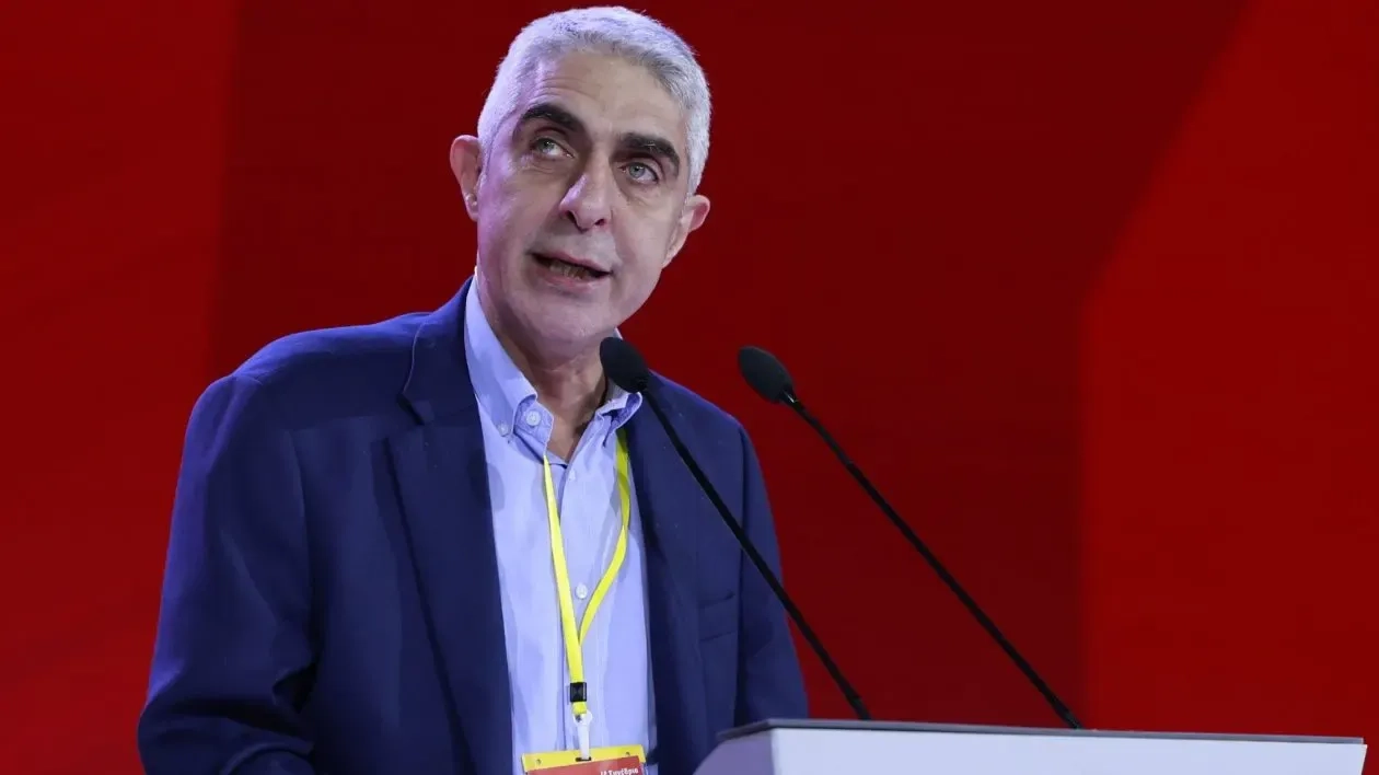 Çipras SİRİZA’dan istifa etti