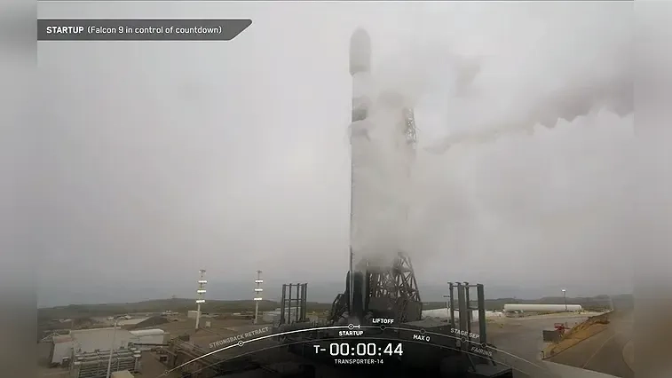 Yunanistan’ın ilk bayrak taşıyan uydusu uzaya gönderildi