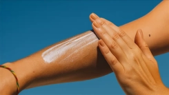 Uzmanından "güneş yanıkları yıllar sonra da deri kanserine neden olabiliyor" uyarısı