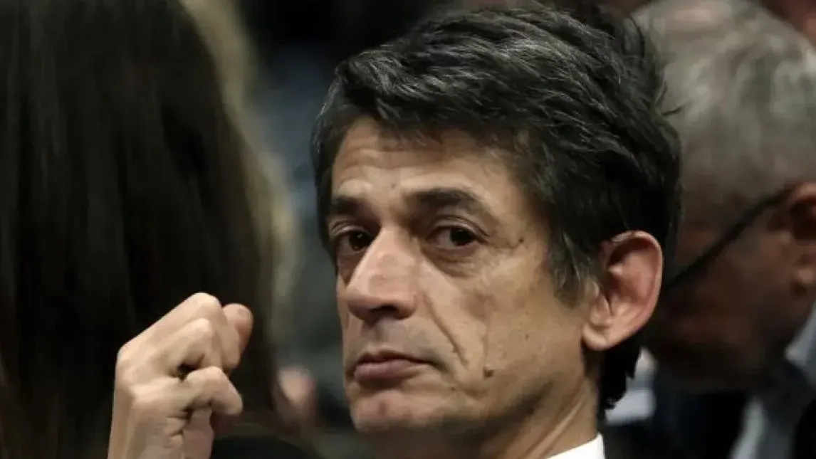 Kasselakis’in partisinden ilk büyük istifa