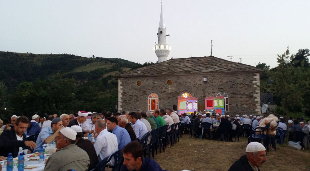 Ürpek köyünde iftar geleneği devam etti