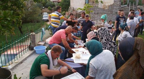 Fıçıllı köyündeki iftar sofrasında samimiyet vardı