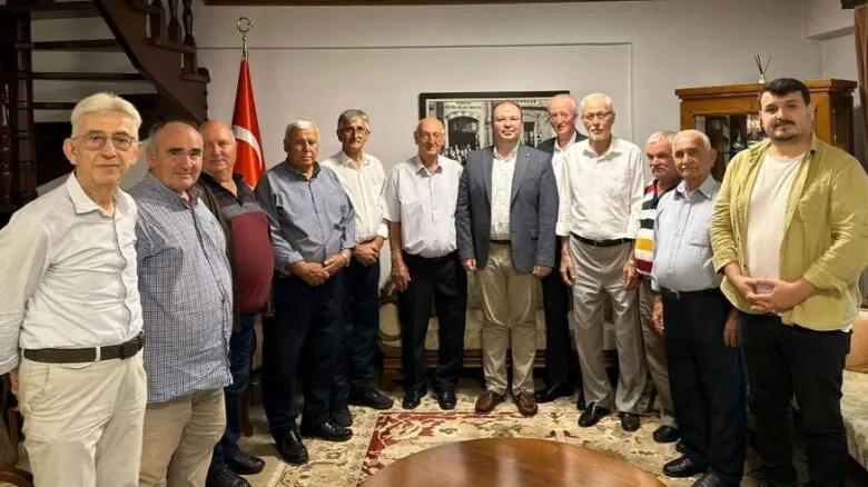 Başkonsolos Ünal, Seçek Ağası ve Kanaat Önderlerini konutta ağırladı